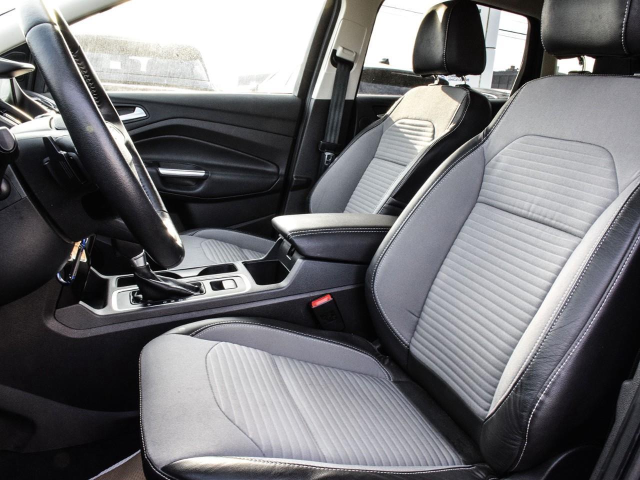 2017 Ford Escape SE SE Appearance Package   Navigation   Power Lift Photo