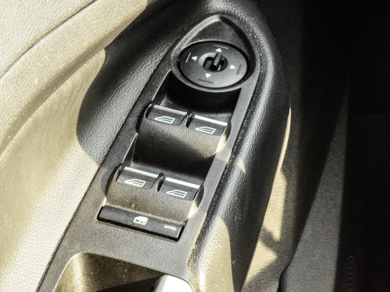 2017 Ford Escape SE SE Appearance Package   Navigation   Power Lift Photo