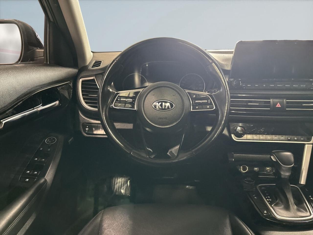 2021 Kia Seltos SX Turbo AWD/Leather/Panoroof/NAVI/Lane Depart/Dri Photo