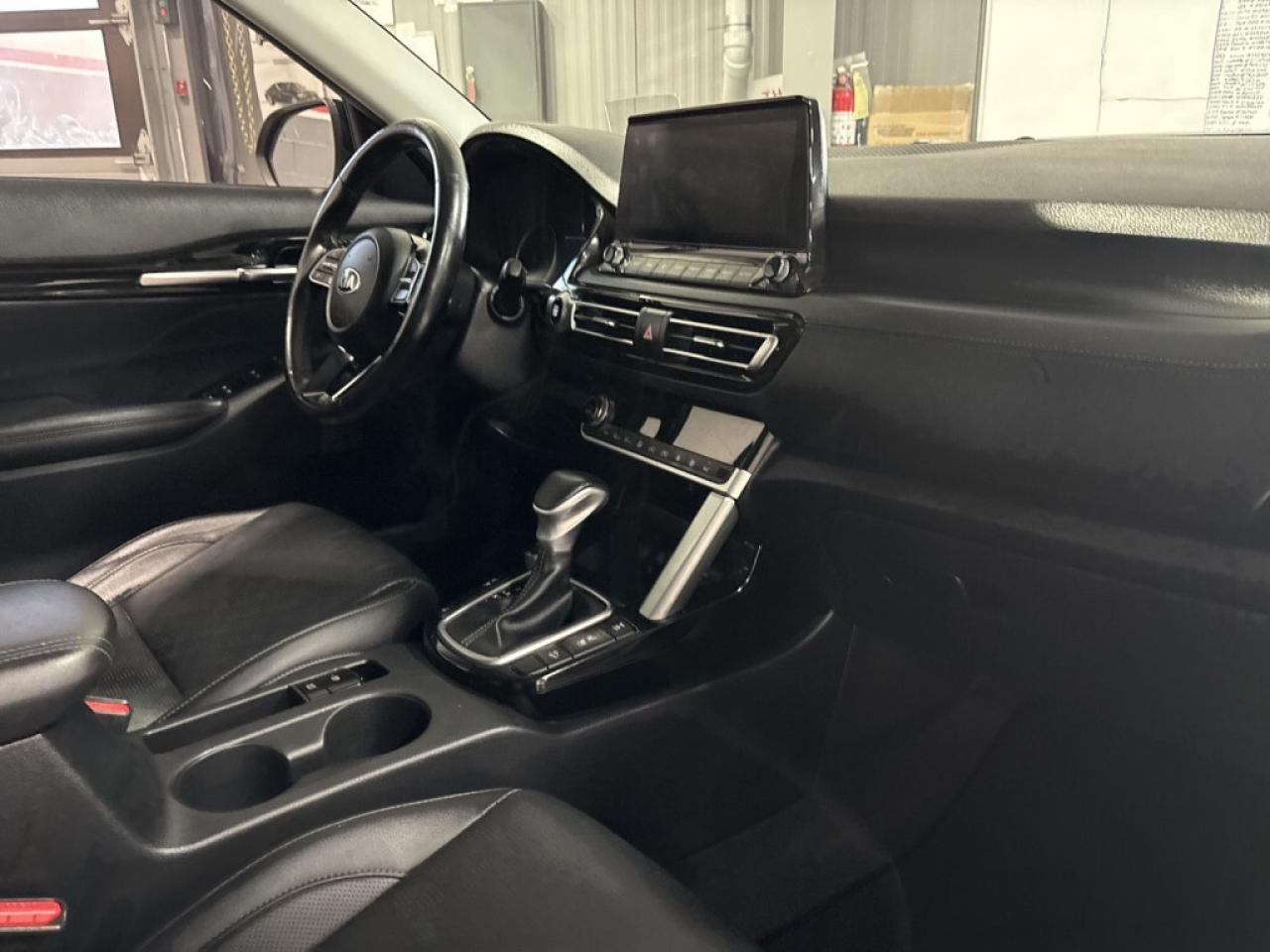 2021 Kia Seltos SX Turbo AWD/Leather/Panoroof/NAVI/Lane Depart/Dri Photo