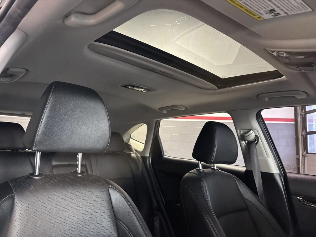 2021 Kia Seltos SX Turbo AWD/Leather/Panoroof/NAVI/Lane Depart/Dri Photo