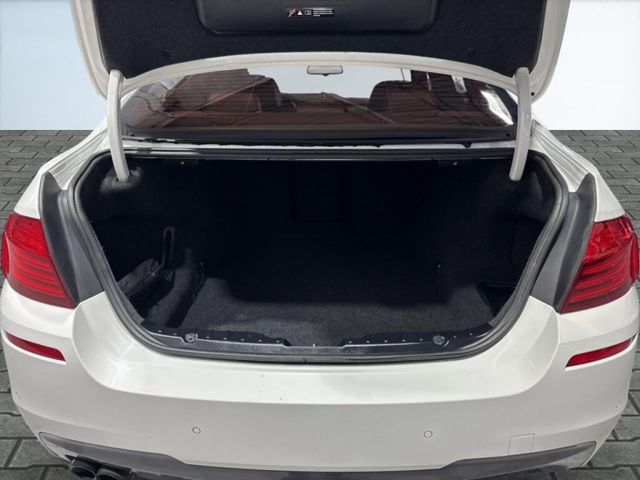 2015 BMW 528 xDrive M Sport Pkg/NAVI/Leather/Sunroof/ Amazing C Photo