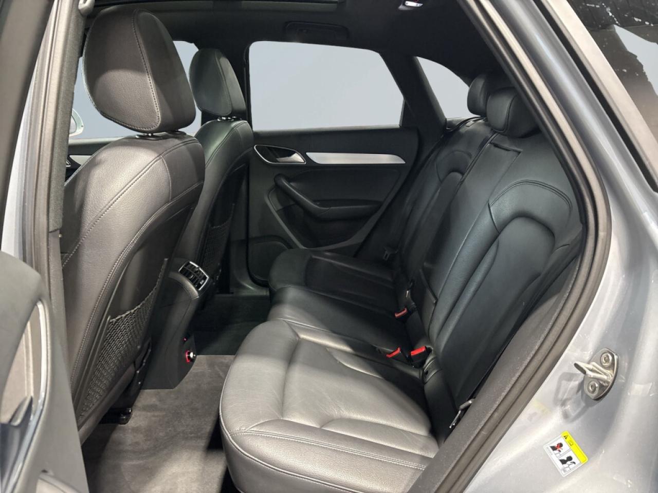 2018 Audi Q3 2.0 TFSI Progressiv S Line/Leather/NAVI/Sunroof/Cl Photo