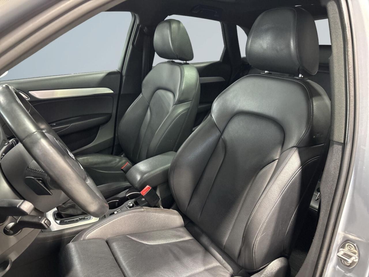 2018 Audi Q3 2.0 TFSI Progressiv S Line/Leather/NAVI/Sunroof/Cl Photo