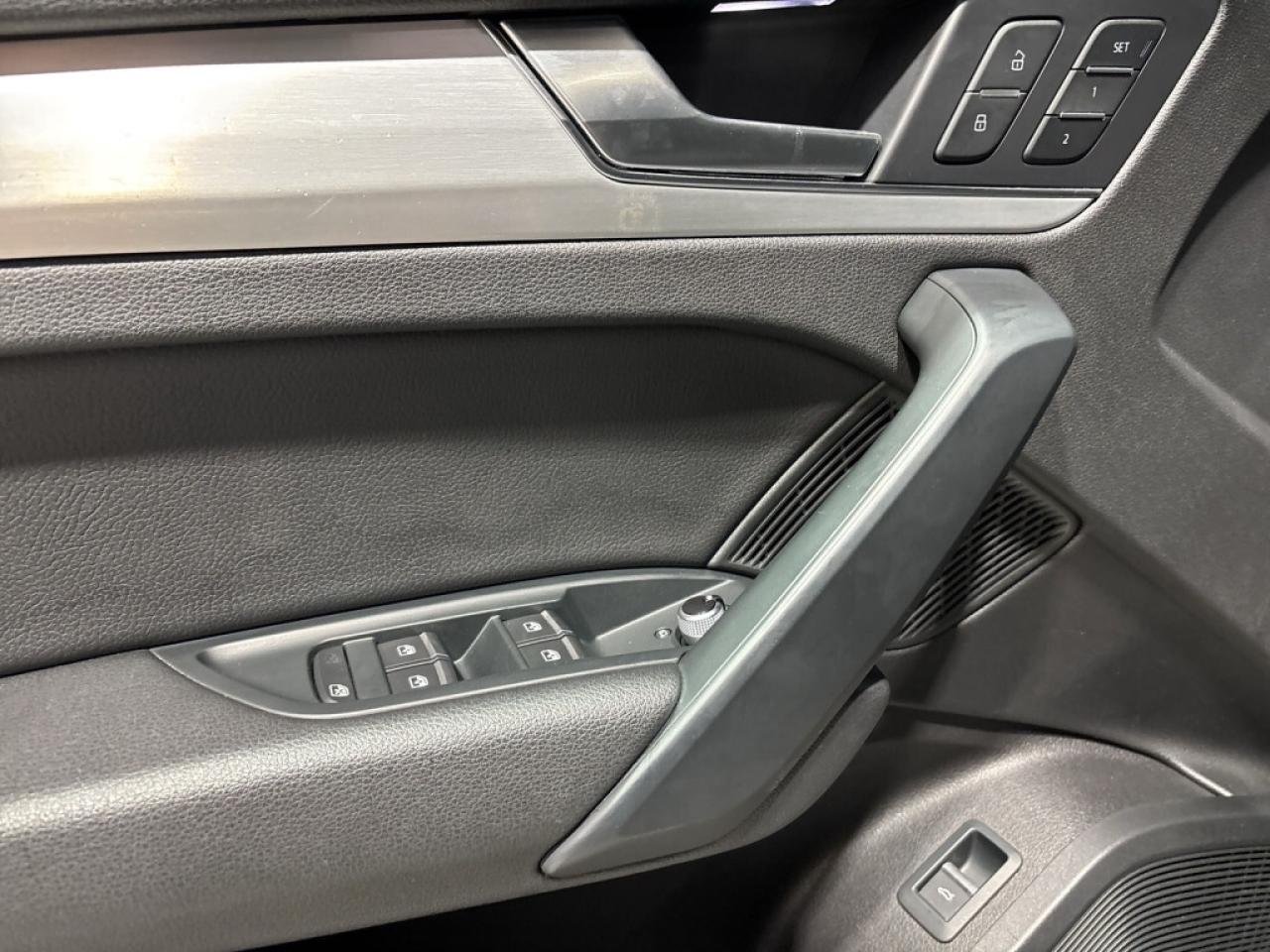 2018 Audi Q5 2.0T Prestige quattro /NAVI/Leather/B Cam/Heated S Photo