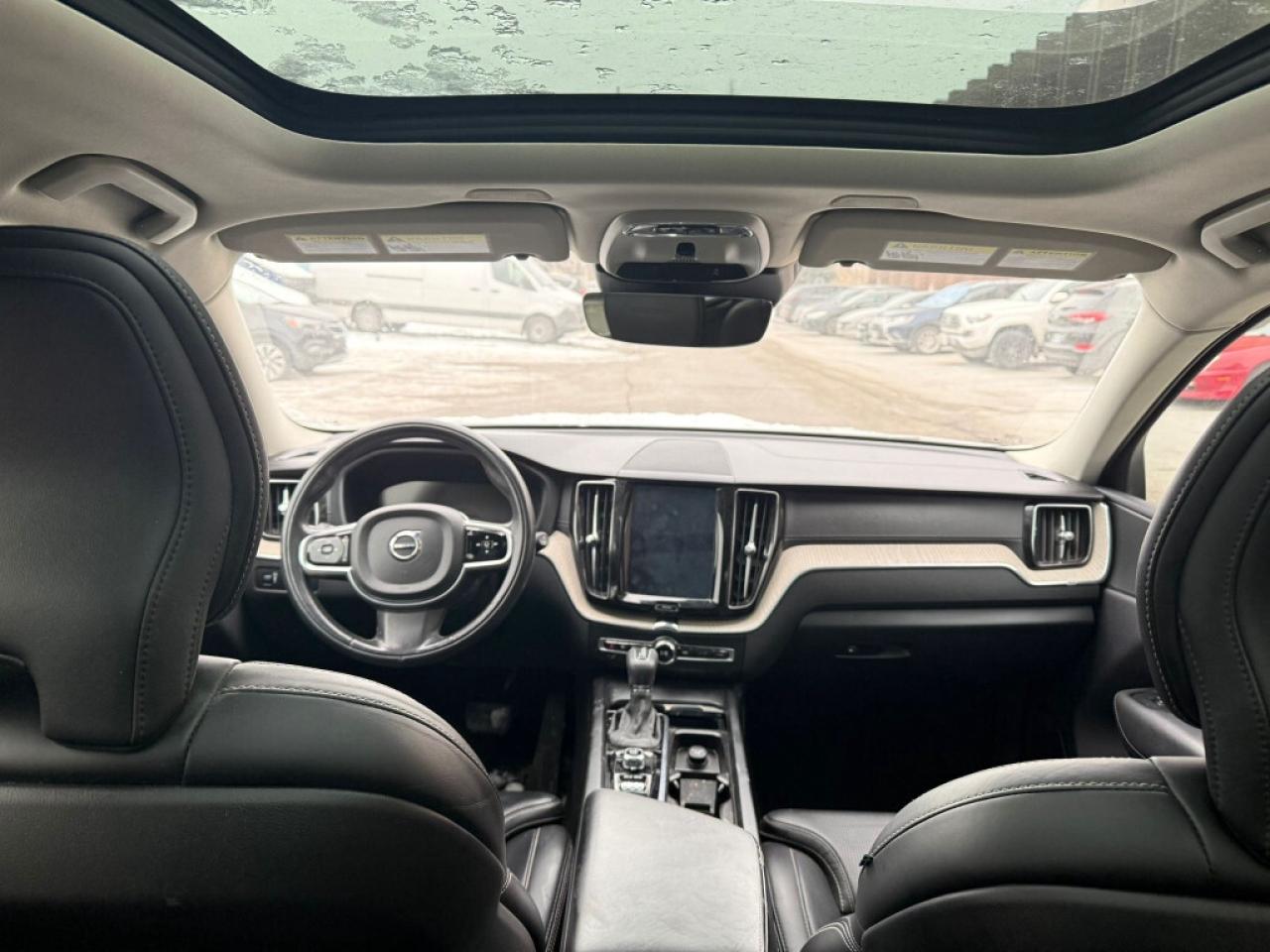 2020 Volvo XC60 T6 Inscription  AWD /Clean Carfax/Service Records/ Photo2