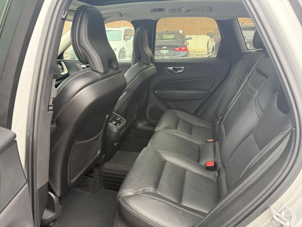 2020 Volvo XC60 T6 Inscription  AWD /Clean Carfax/Service Records/ Photo