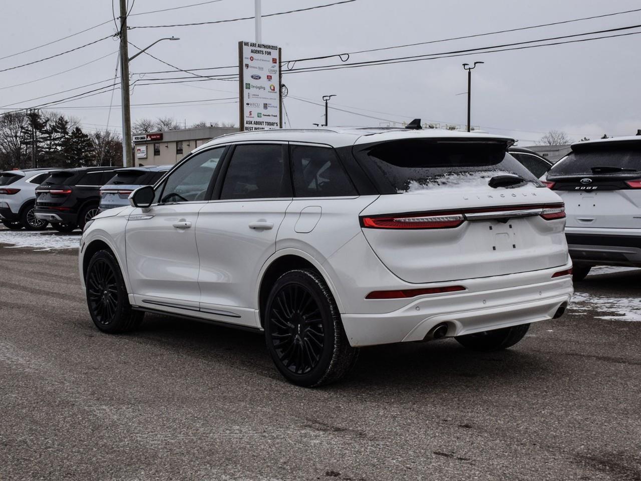 2022 Lincoln Corsair Reserve Panoroof   Jet Pkg   Elements Package Photo3