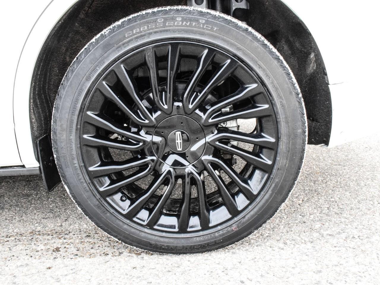 2022 Lincoln Corsair Reserve Panoroof   Jet Pkg   Elements Package Photo