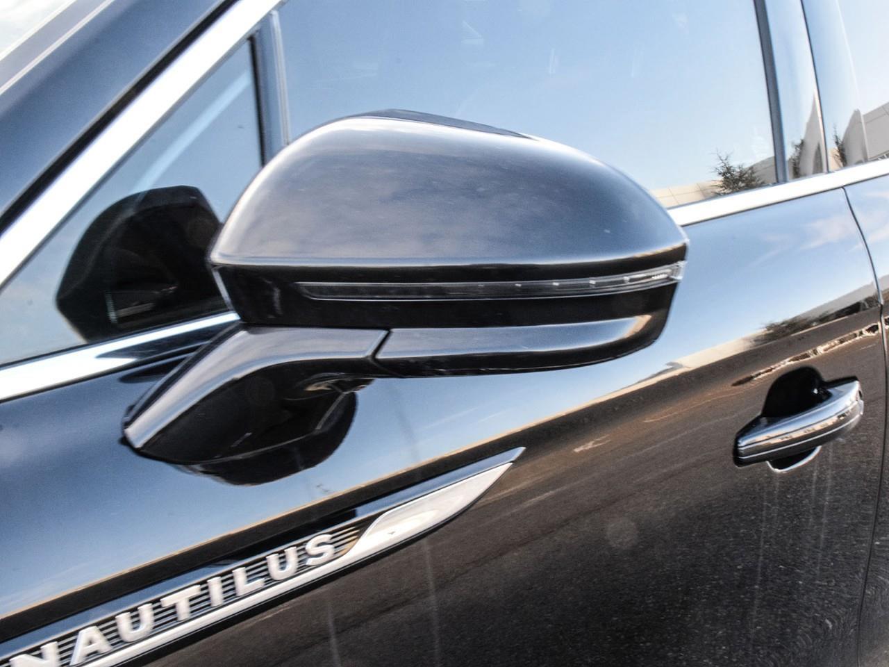 2023 Lincoln Nautilus Reserve 2.7L V6   Class II Tow Pkg   Jet Pkg Photo