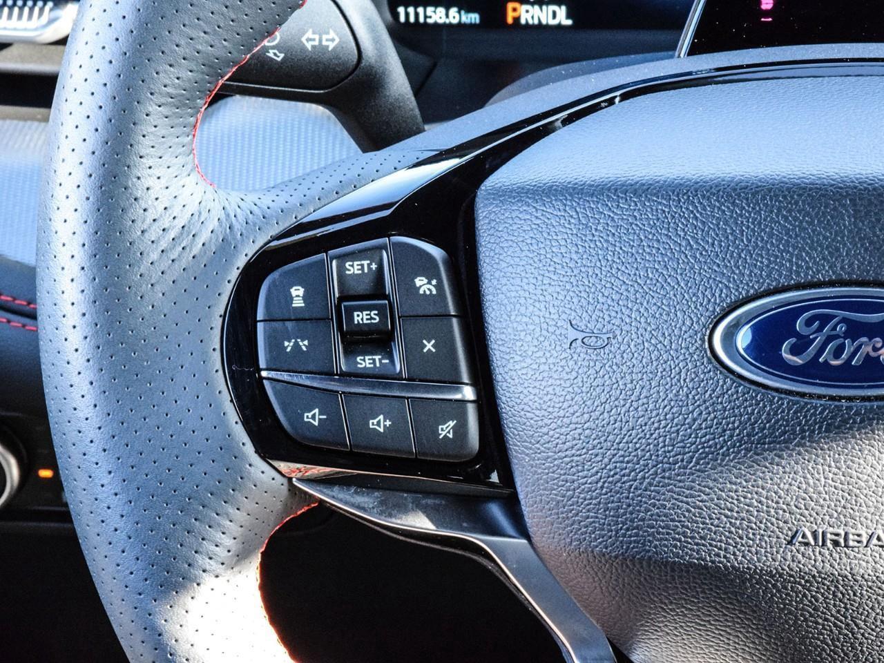 2025 Ford Explorer ST-Line Photo