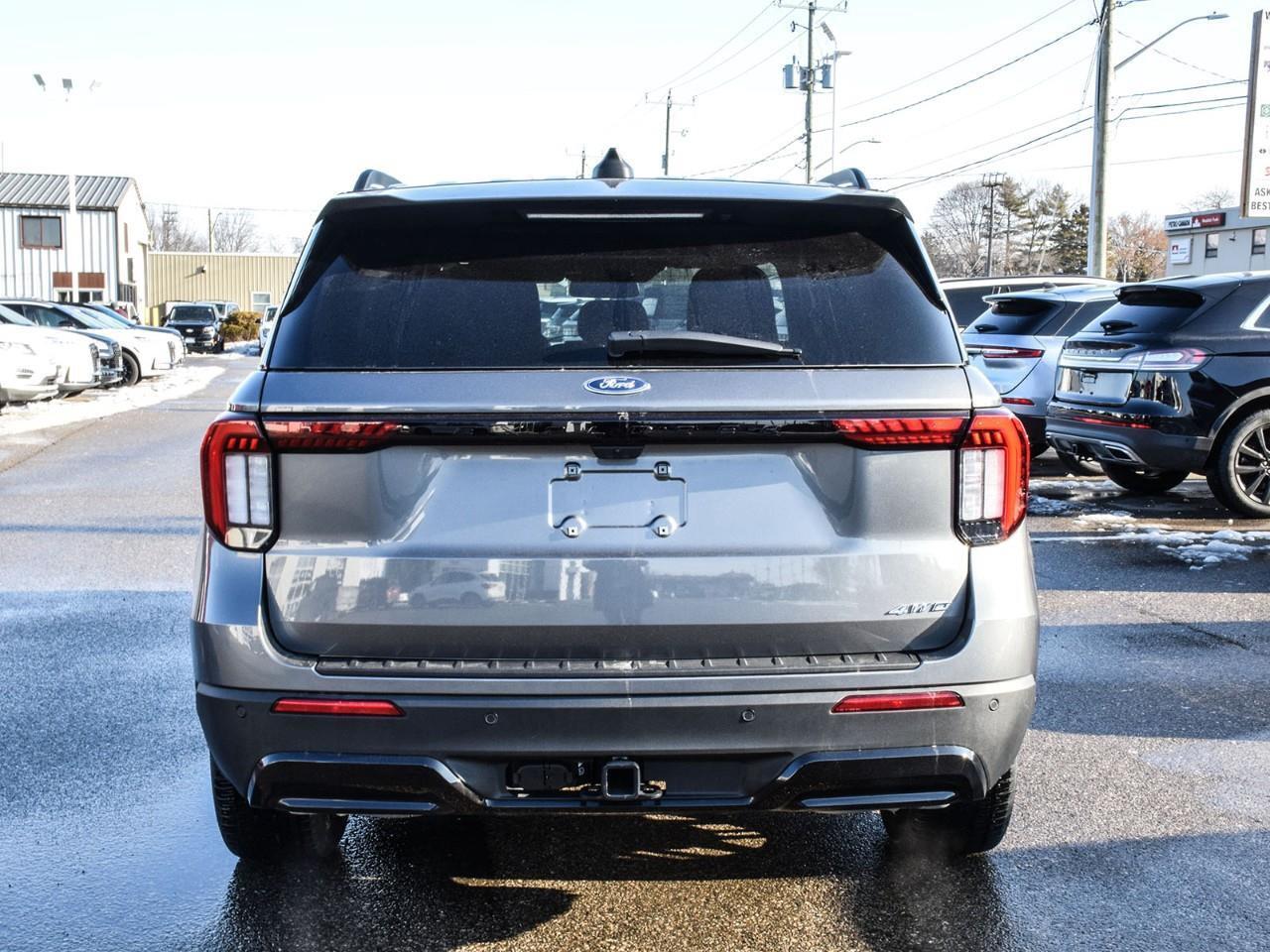 2025 Ford Explorer ST-Line Photo2