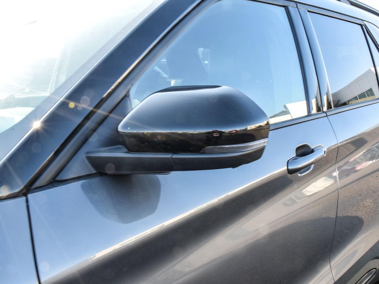 2025 Ford Explorer ST-Line Photo