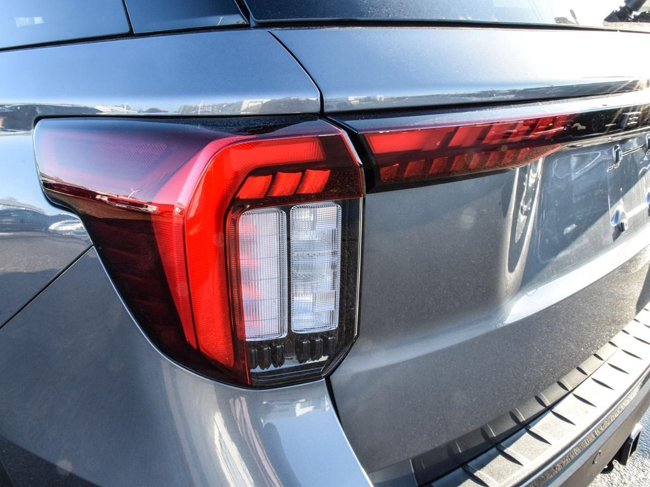 2025 Ford Explorer ST-Line Photo