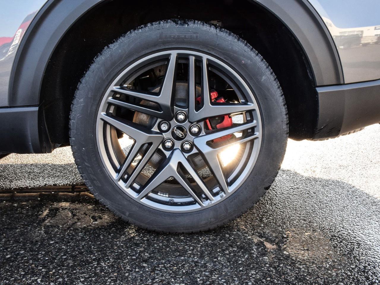 2025 Ford Explorer ST-Line Photo