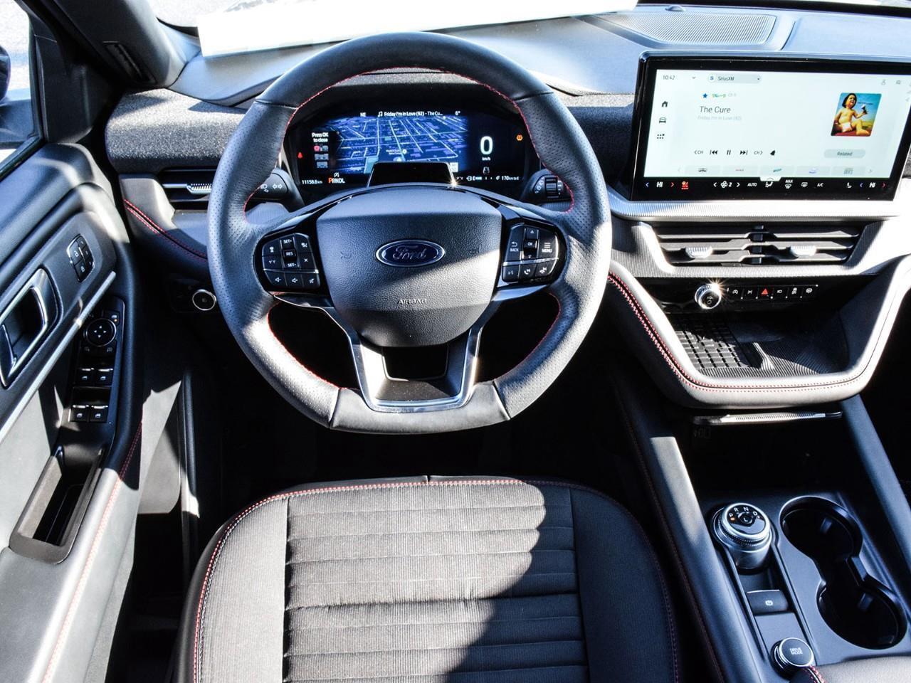 2025 Ford Explorer ST-Line Photo