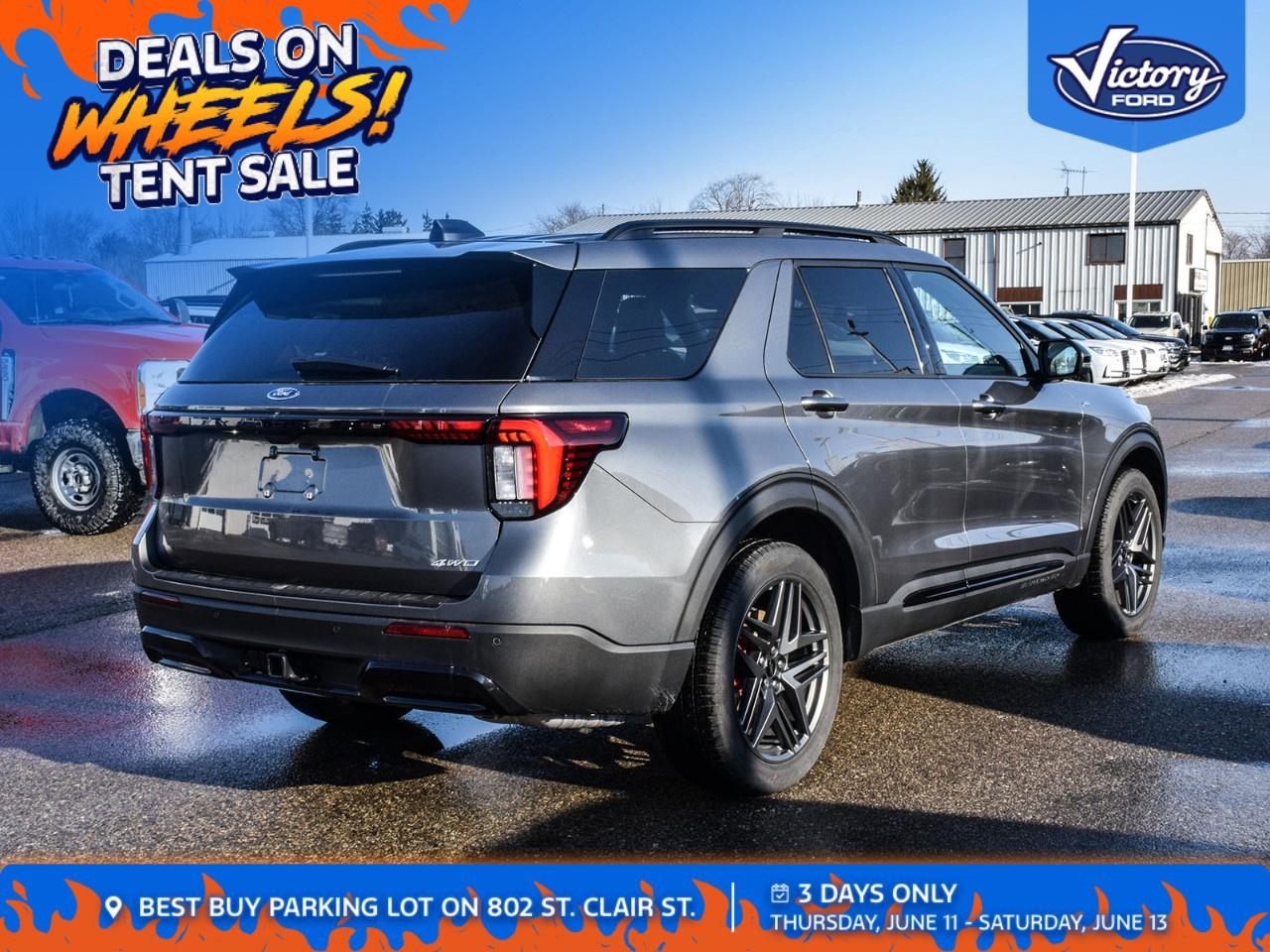 2025 Ford Explorer ST-Line 4WD Photo3