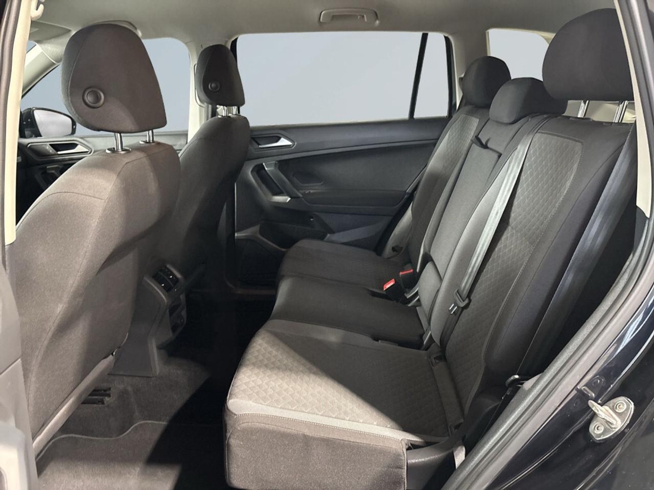 2019 Volkswagen Tiguan S 4MOTION / Clean Carfax / Back-Up Camera / Heated Photo