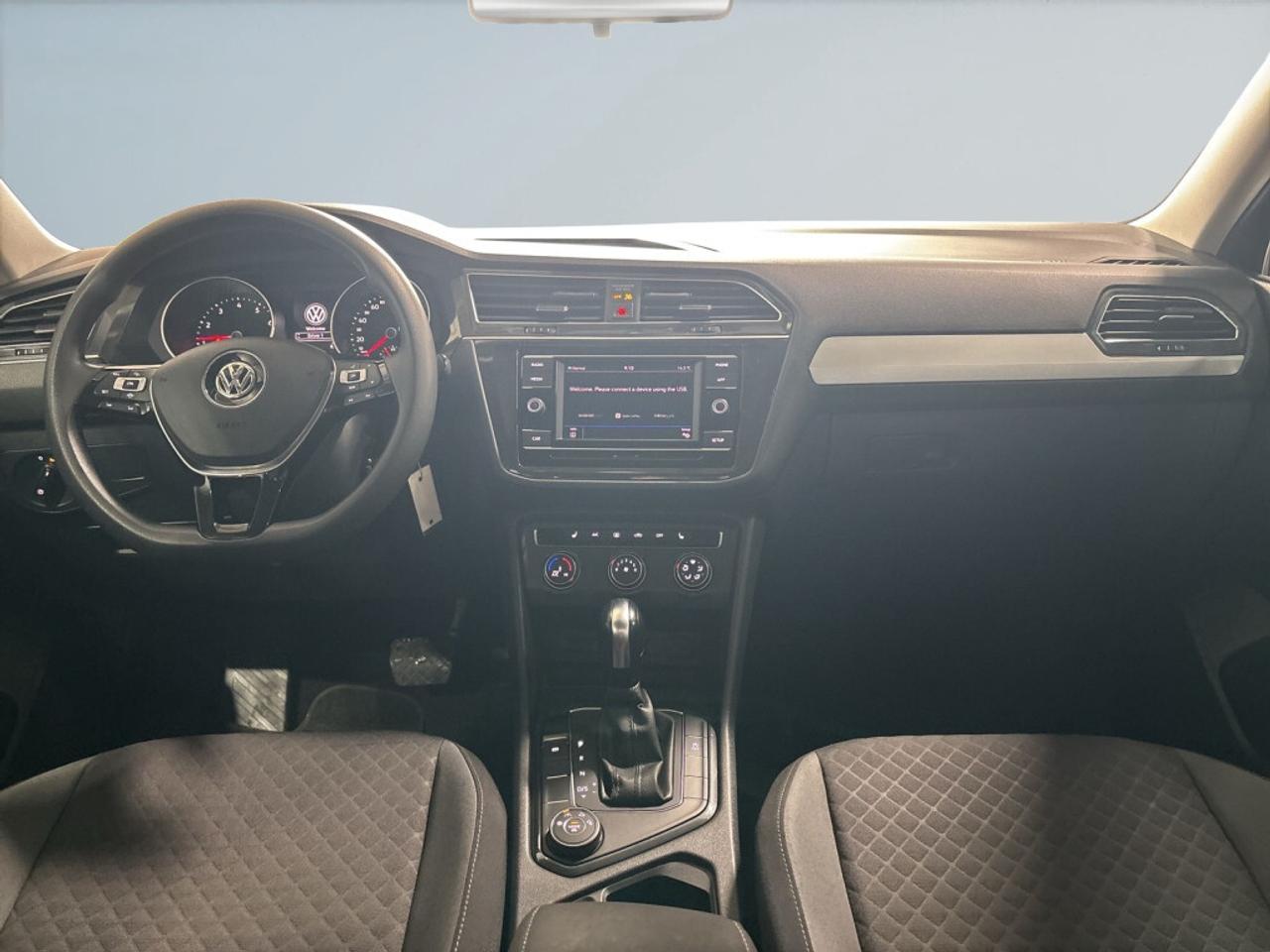 2019 Volkswagen Tiguan S 4MOTION / Clean Carfax / Back-Up Camera / Heated Photo