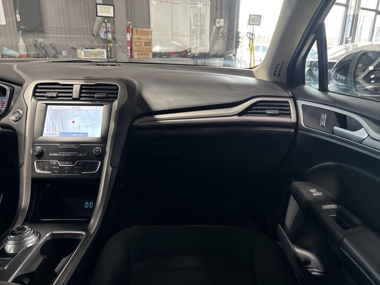 2020 Ford Fusion Hybrid SE /NAVI/Back Up Cam/Bluetooth/Heated Seats/Comple Photo