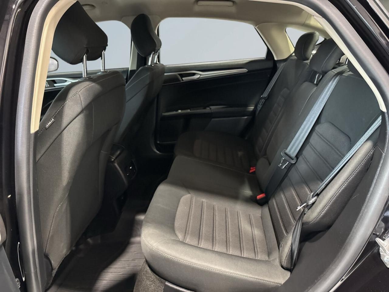 2020 Ford Fusion Hybrid SE /NAVI/Back Up Cam/Bluetooth/Heated Seats/Comple Photo