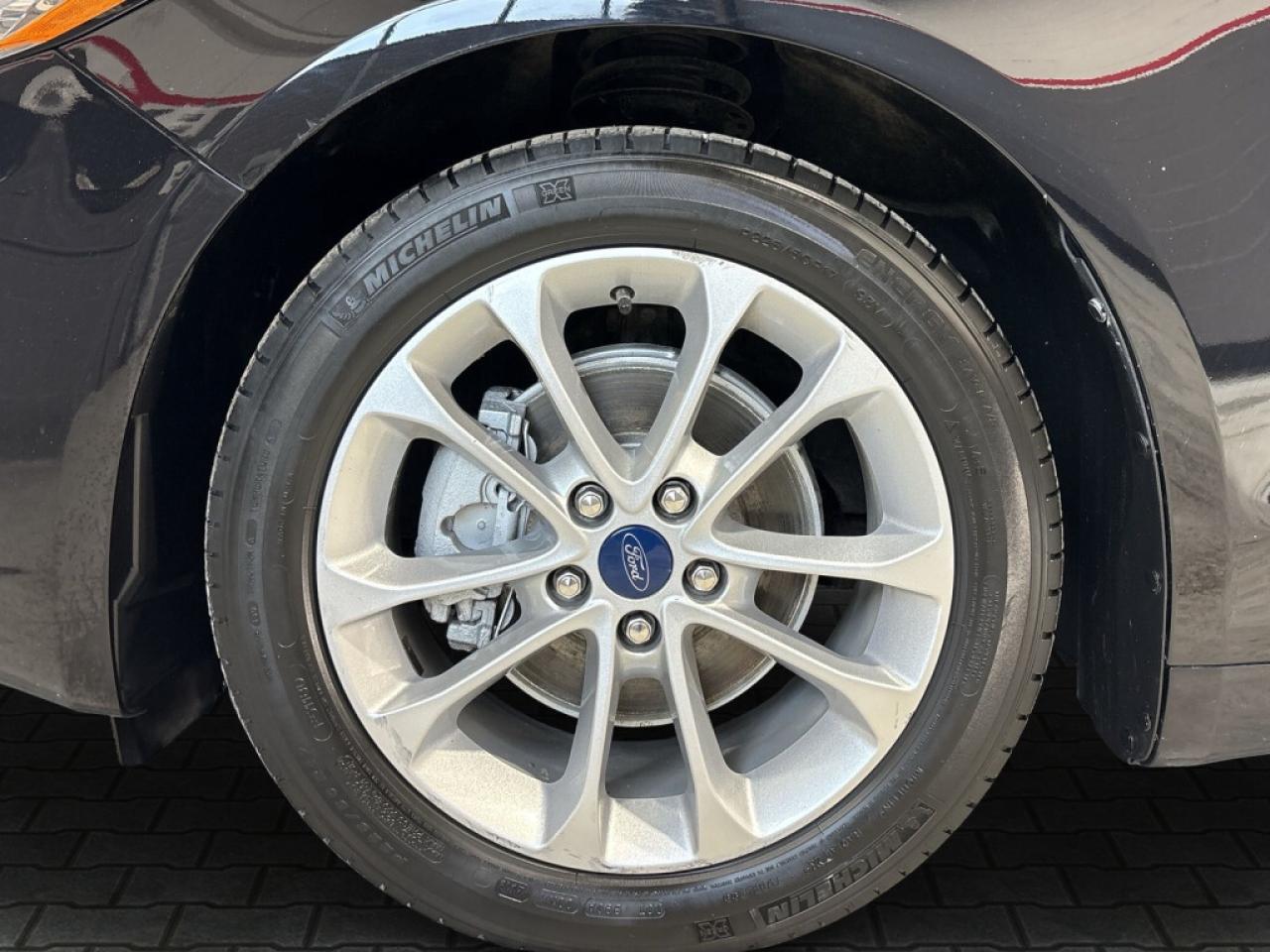 2020 Ford Fusion Hybrid SE /NAVI/Back Up Cam/Bluetooth/Heated Seats/Comple Photo