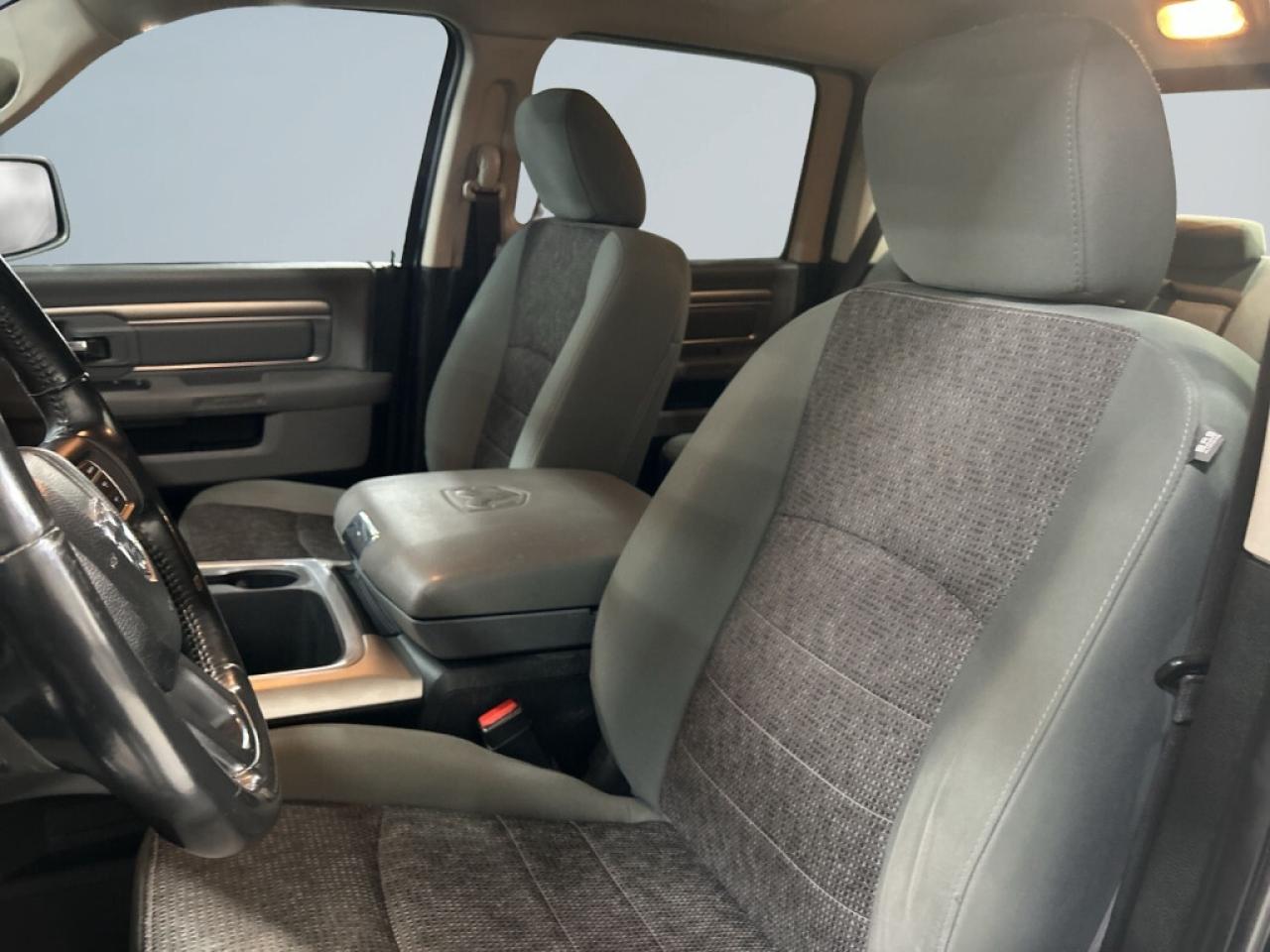 2018 RAM 1500 Big Horn AWD/Big Screen/NAVI/B Cam/ Clean Carfax Photo