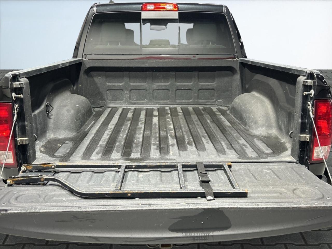 2018 RAM 1500 Big Horn AWD/Big Screen/NAVI/B Cam/ Clean Carfax Photo