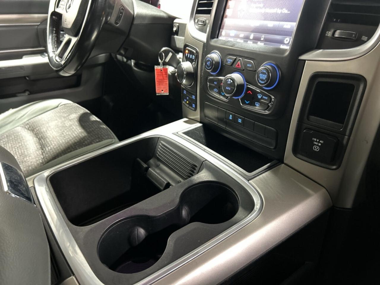 2018 RAM 1500 Big Horn AWD/Big Screen/NAVI/B Cam/ Clean Carfax Photo