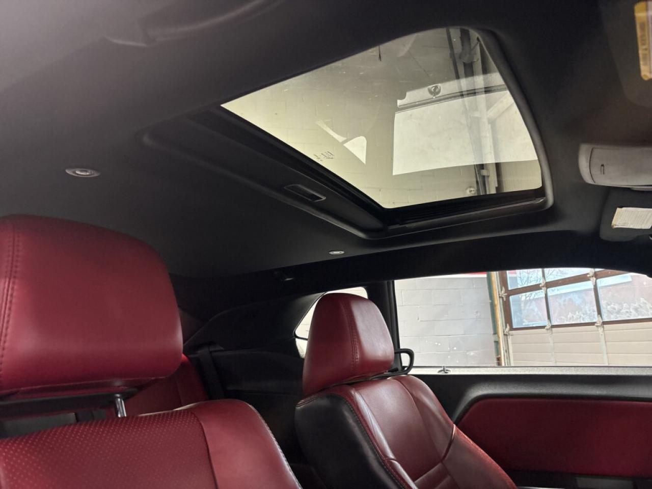 2014 Dodge Challenger SXT /Leather/NAVI/Android Car Play/B Cam/Clean Car Photo