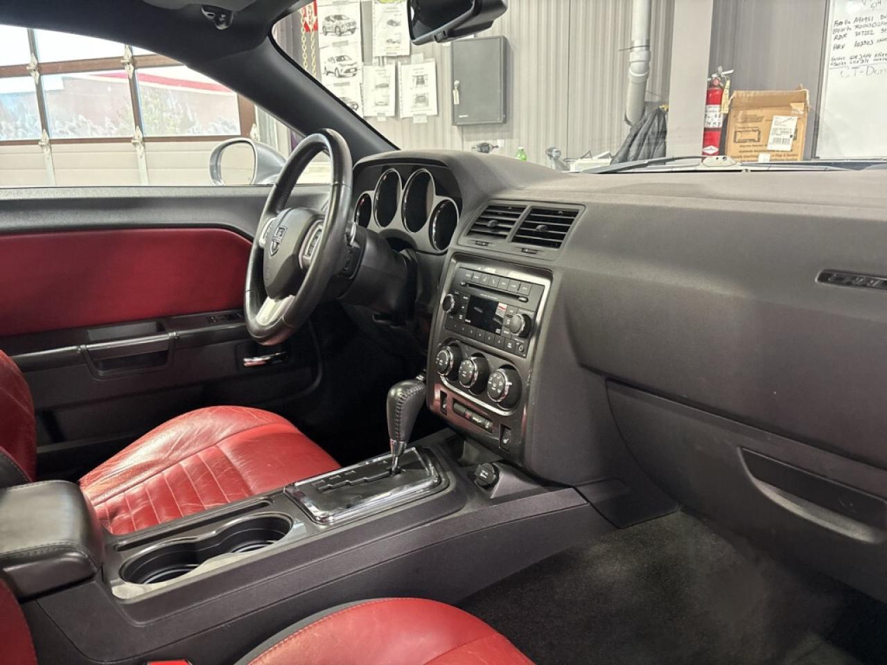 2014 Dodge Challenger SXT /Leather/Heated Seats/Bluetooth/B Cam/Clean Ca Photo