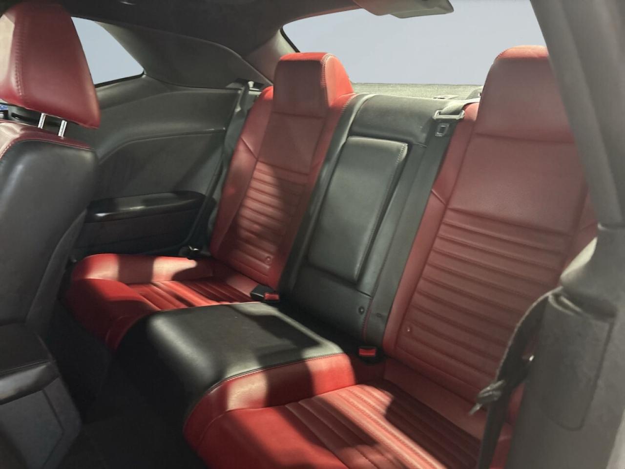 2014 Dodge Challenger SXT /Leather/NAVI/Android Car Play/B Cam/Clean Car Photo