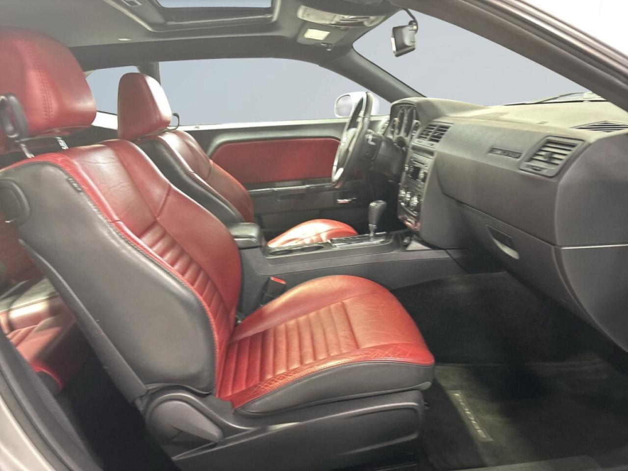 2014 Dodge Challenger SXT /Leather/Heated Seats/Bluetooth/B Cam/Clean Ca Photo