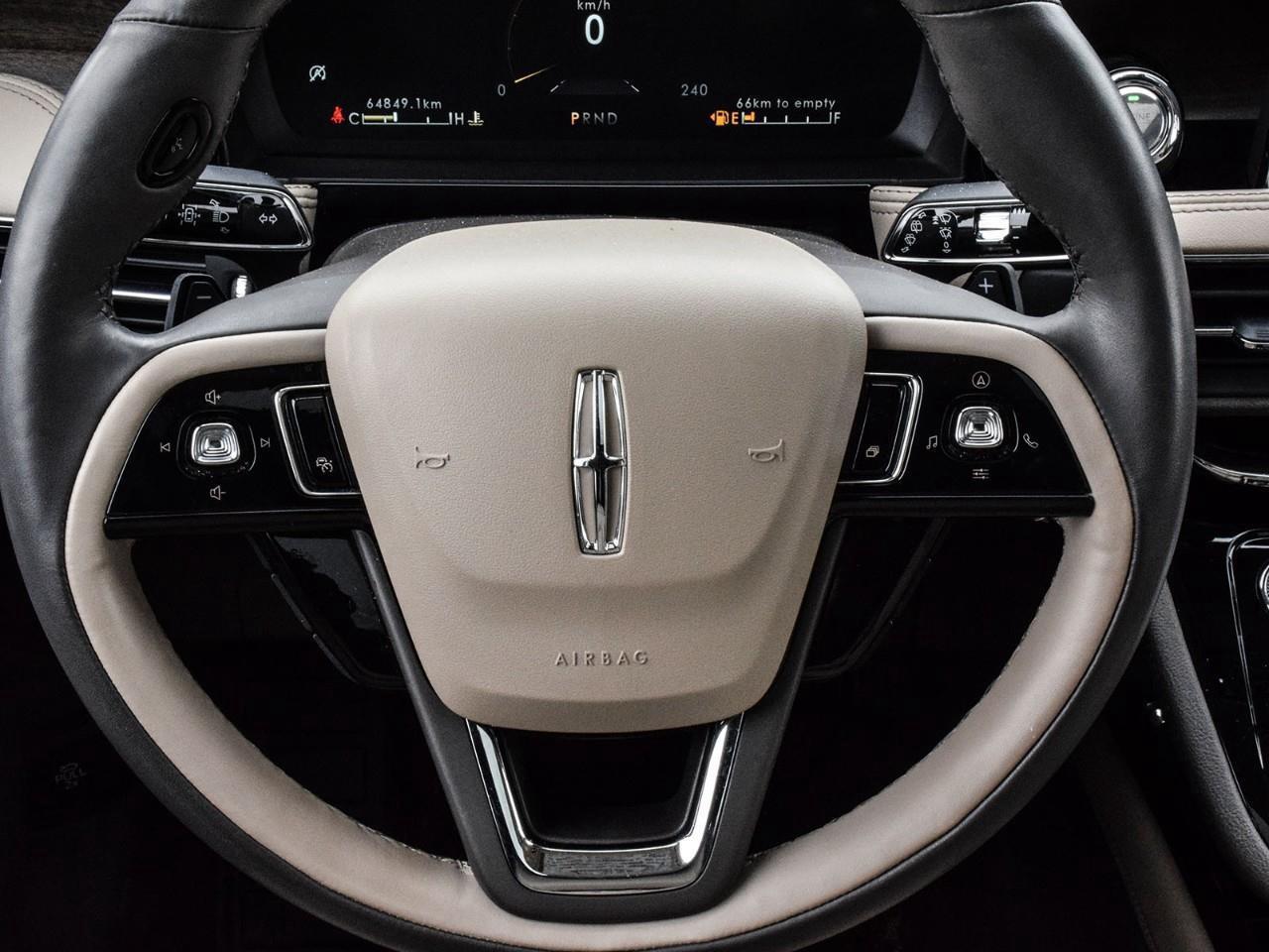 2022 Lincoln Corsair Reserve Panoroof   ACC + Lane Keeping Aid Photo