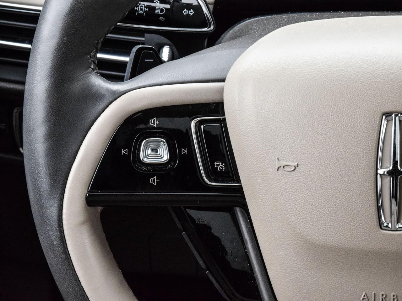 2022 Lincoln Corsair Reserve Panoroof   ACC + Lane Keeping Aid Photo