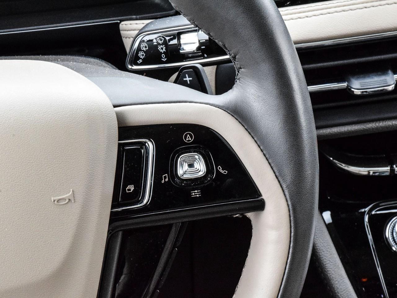 2022 Lincoln Corsair Reserve Panoroof   ACC + Lane Keeping Aid Photo