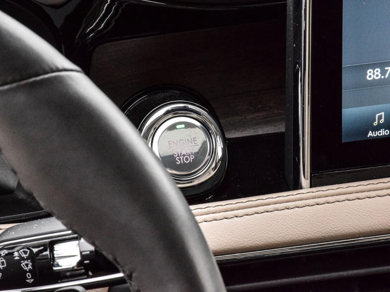 2022 Lincoln Corsair Reserve Panoroof   ACC + Lane Keeping Aid Photo