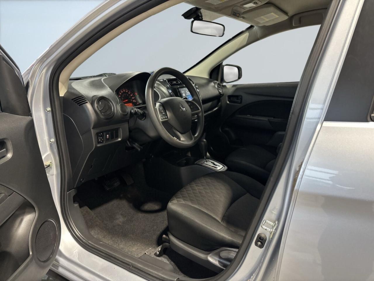 2022 Mitsubishi Mirage SE/Clean Carfax/Immaculate Condition/Back Up Cam/ Photo