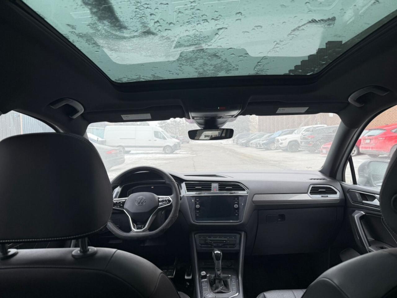 2022 Volkswagen Tiguan R-Line/ Panoroof/NAVI/Leather/ Android Carplay/Rem Photo2