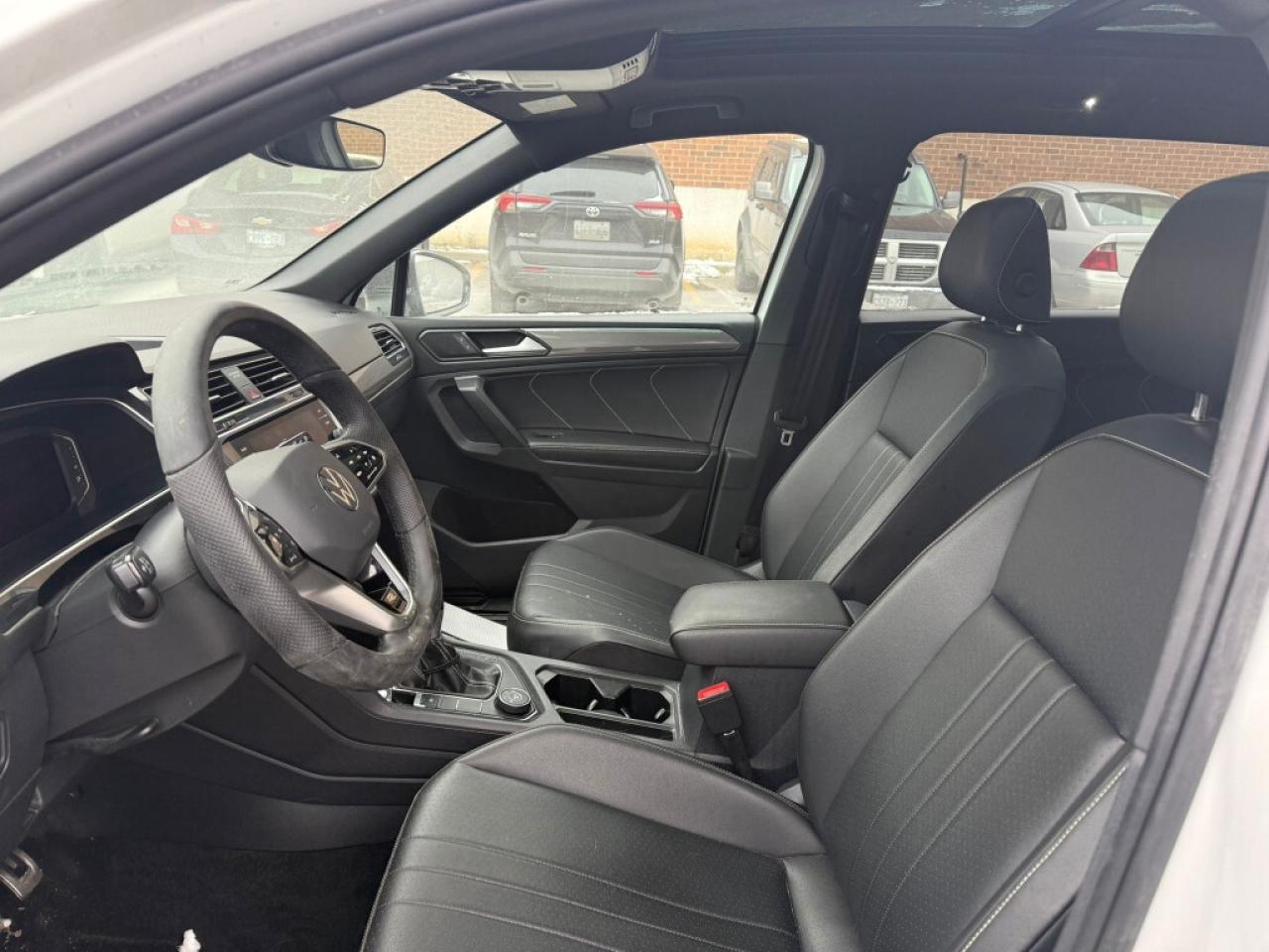 2022 Volkswagen Tiguan R-Line/ Panoroof/NAVI/Leather/ Android Carplay/Rem Photo