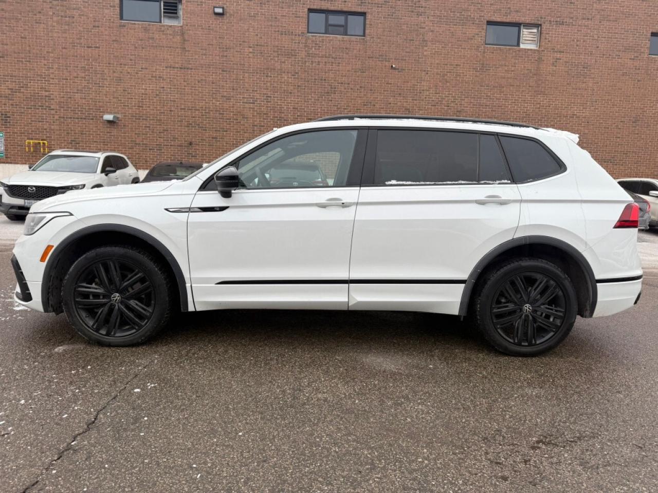 2022 Volkswagen Tiguan R-Line/ Panoroof/NAVI/Leather/ Android Carplay/Rem Photo