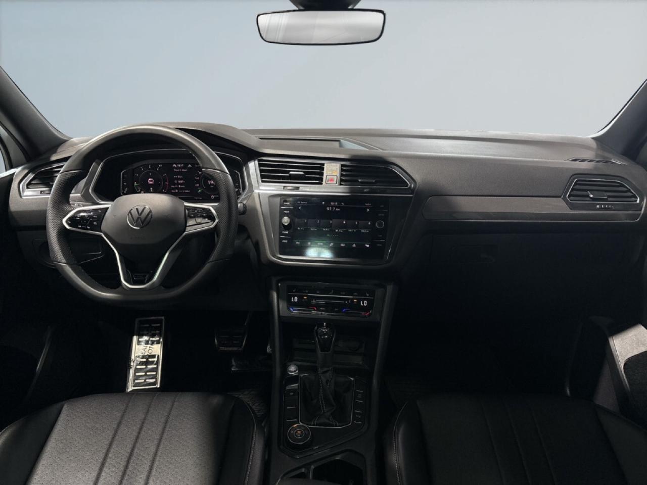 2022 Volkswagen Tiguan R-Line/ Panoroof/NAVI/Leather/ Android Carplay/Rem Photo