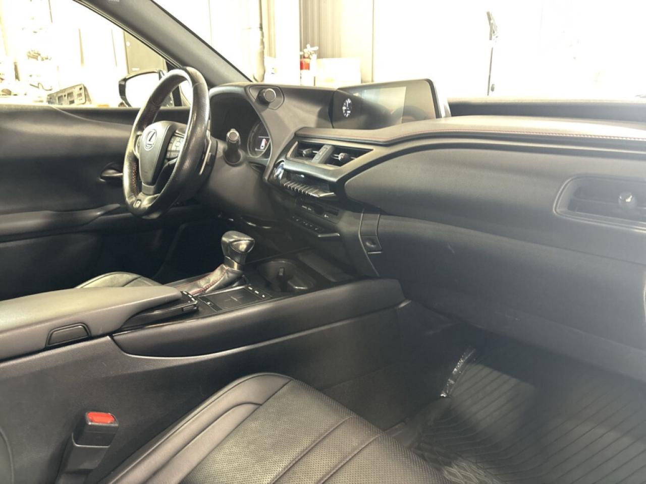 2019 Lexus UX 250H F Sport PKG /Luxury AWD/Drive Assist/ Lane Depart/ Photo