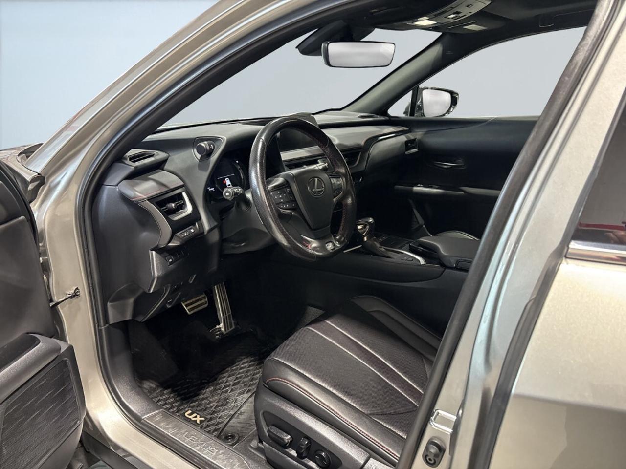 2019 Lexus UX 250H F Sport PKG AWD / Drive Assist / Lane Departure / Photo