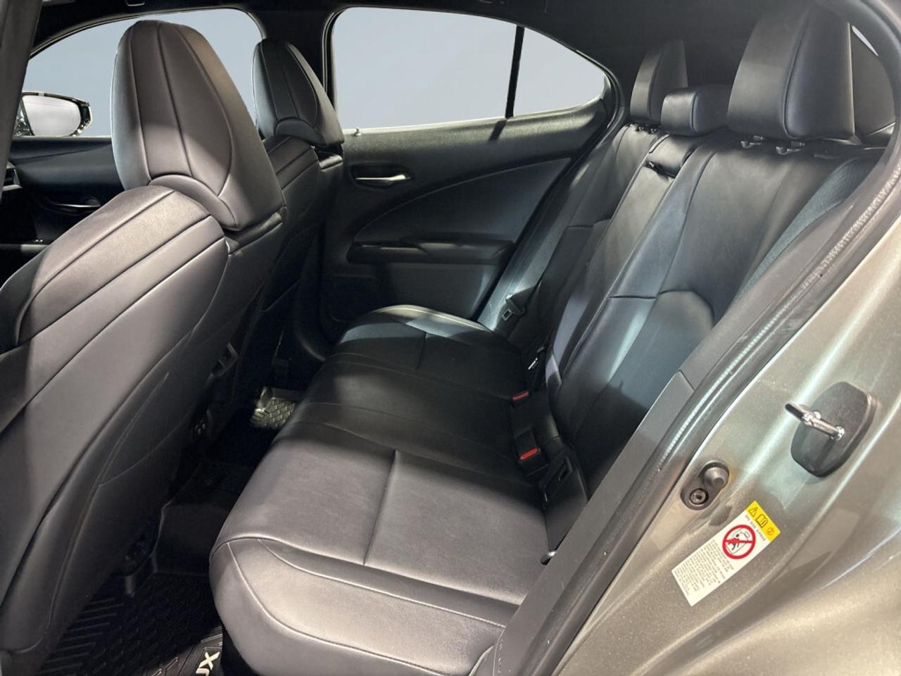 2019 Lexus UX 250H F Sport PKG AWD / Drive Assist / Lane Departure / Photo