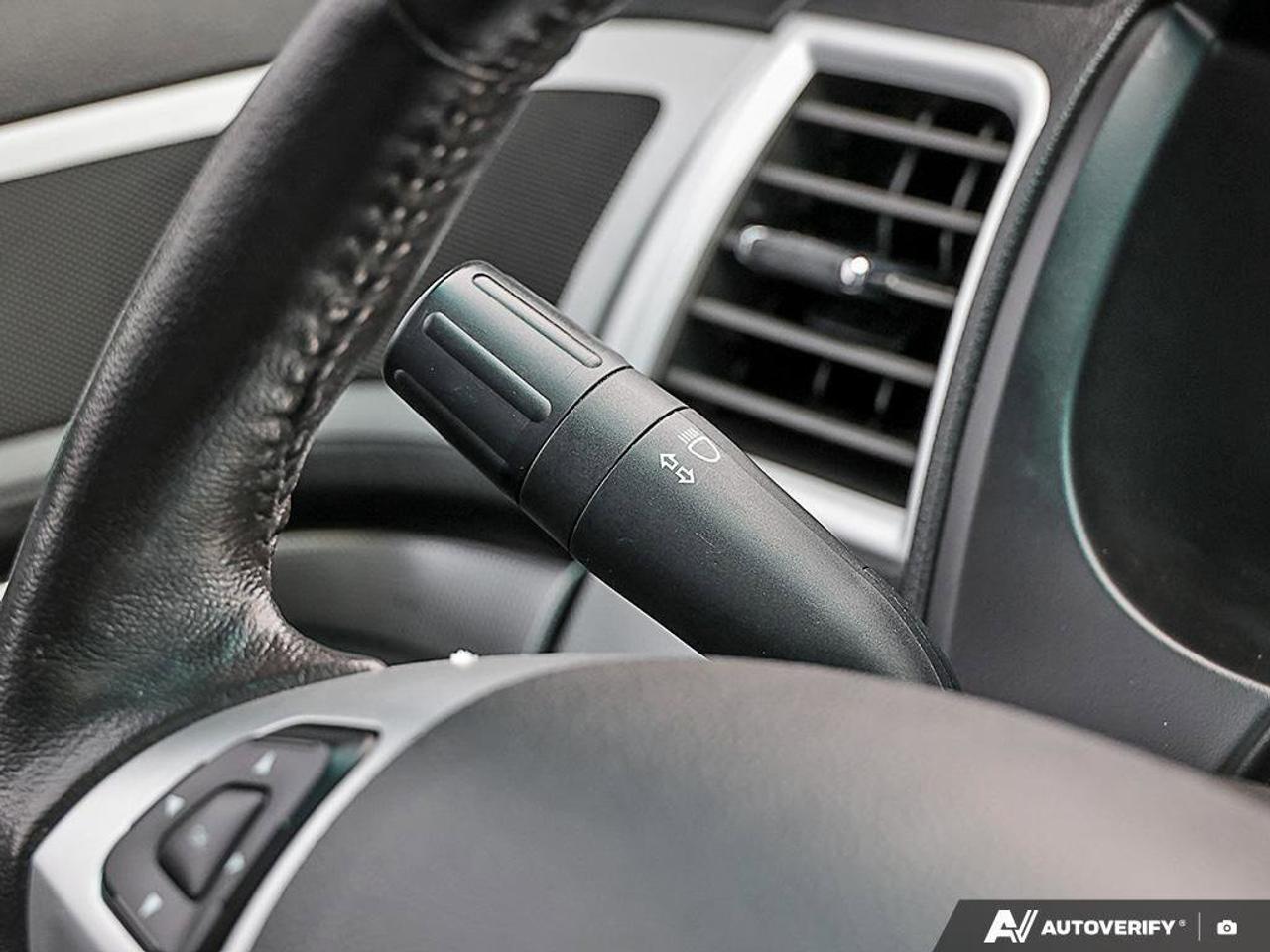 2014 Ford Explorer XLTXLT, 3.5L V6, FWD, ALLOYS, LEATHER, 7-PASSENGER Photo