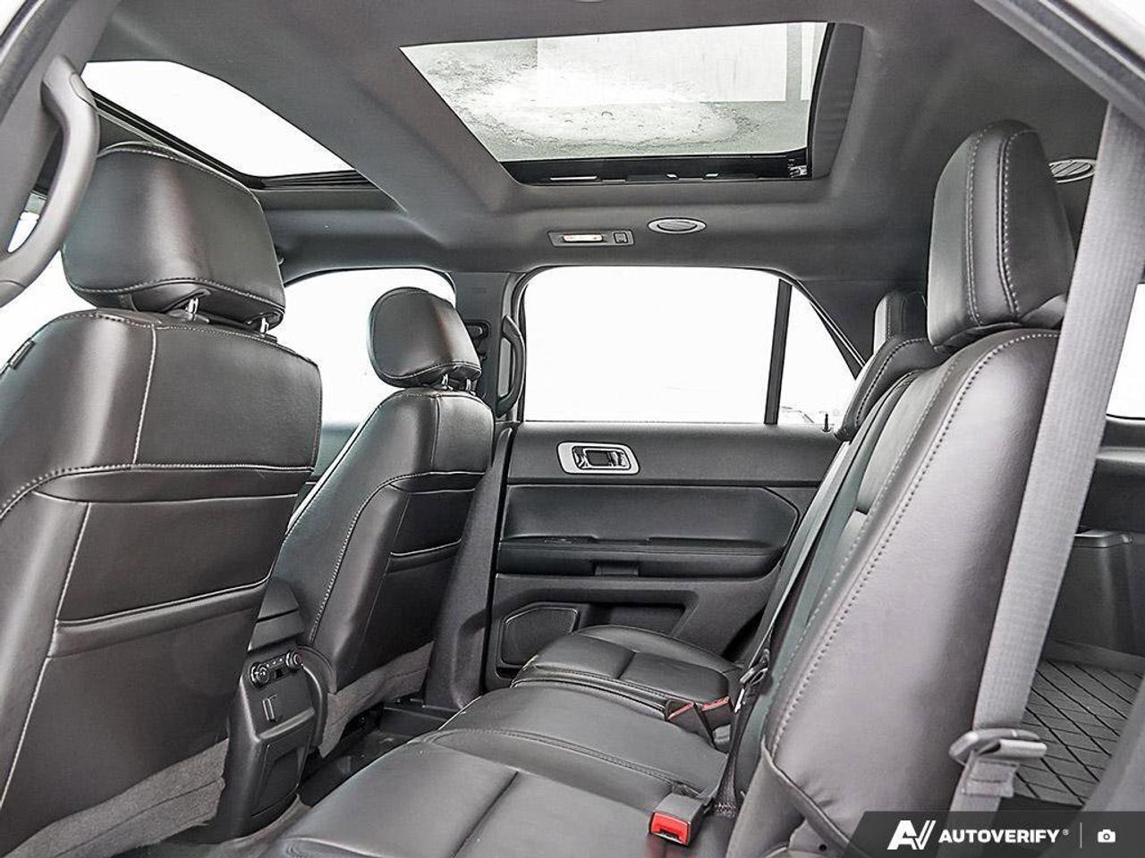 2014 Ford Explorer XLTXLT, 3.5L V6, FWD, ALLOYS, LEATHER, 7-PASSENGER Photo