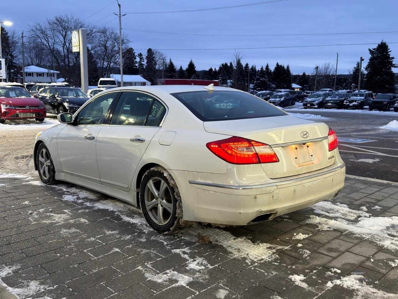 2013 Hyundai Genesis Sedan w/Technology PkgAS-TRADED, HTD + CLD SEATS, TECH P Photo