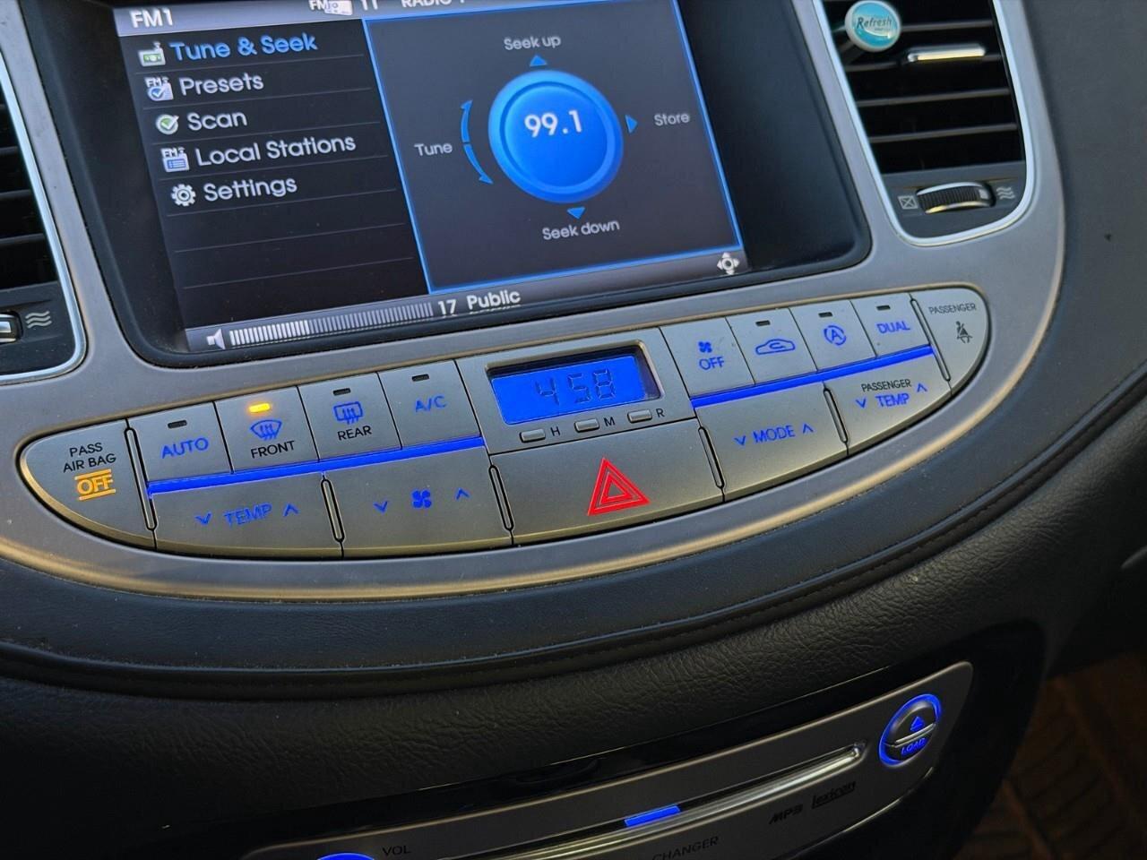 2013 Hyundai Genesis Sedan w/Technology PkgAS-TRADED, HTD + CLD SEATS, TECH P Photo