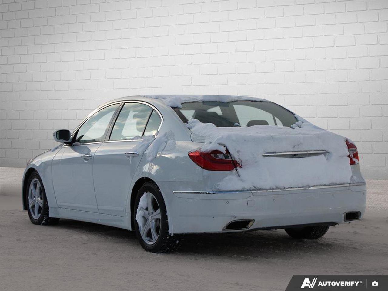 2013 Hyundai Genesis Sedan w/Technology PkgAS-TRADED, HTD + CLD SEATS, TECH P Photo3